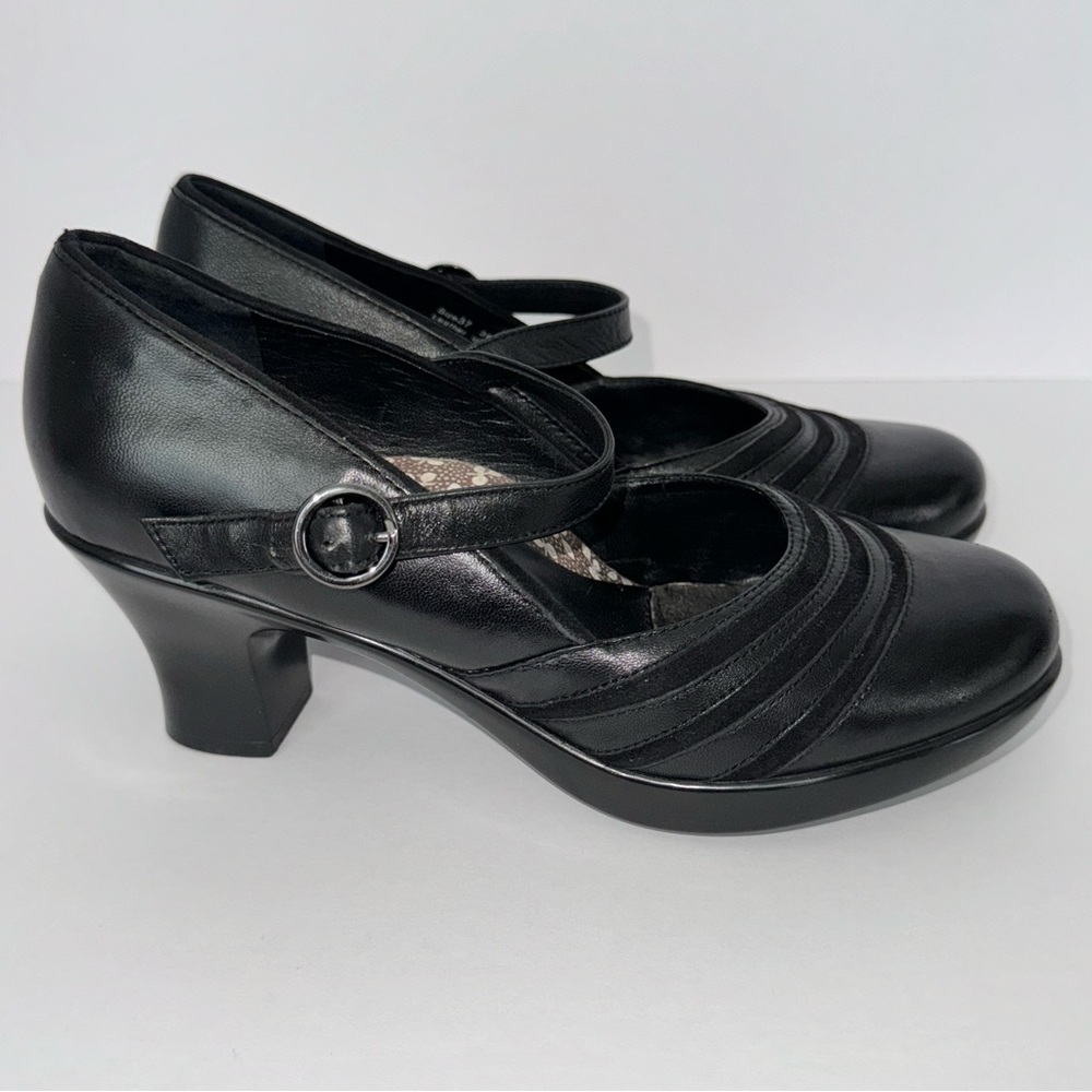 Dansko Becky Mary Jane heels. US size 6.5, EU size 37. Leather. Comfort shoe.